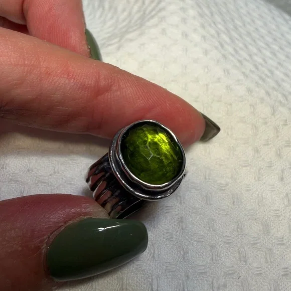Peridot Ring Stirling size 5 - Picture 2 of 5
